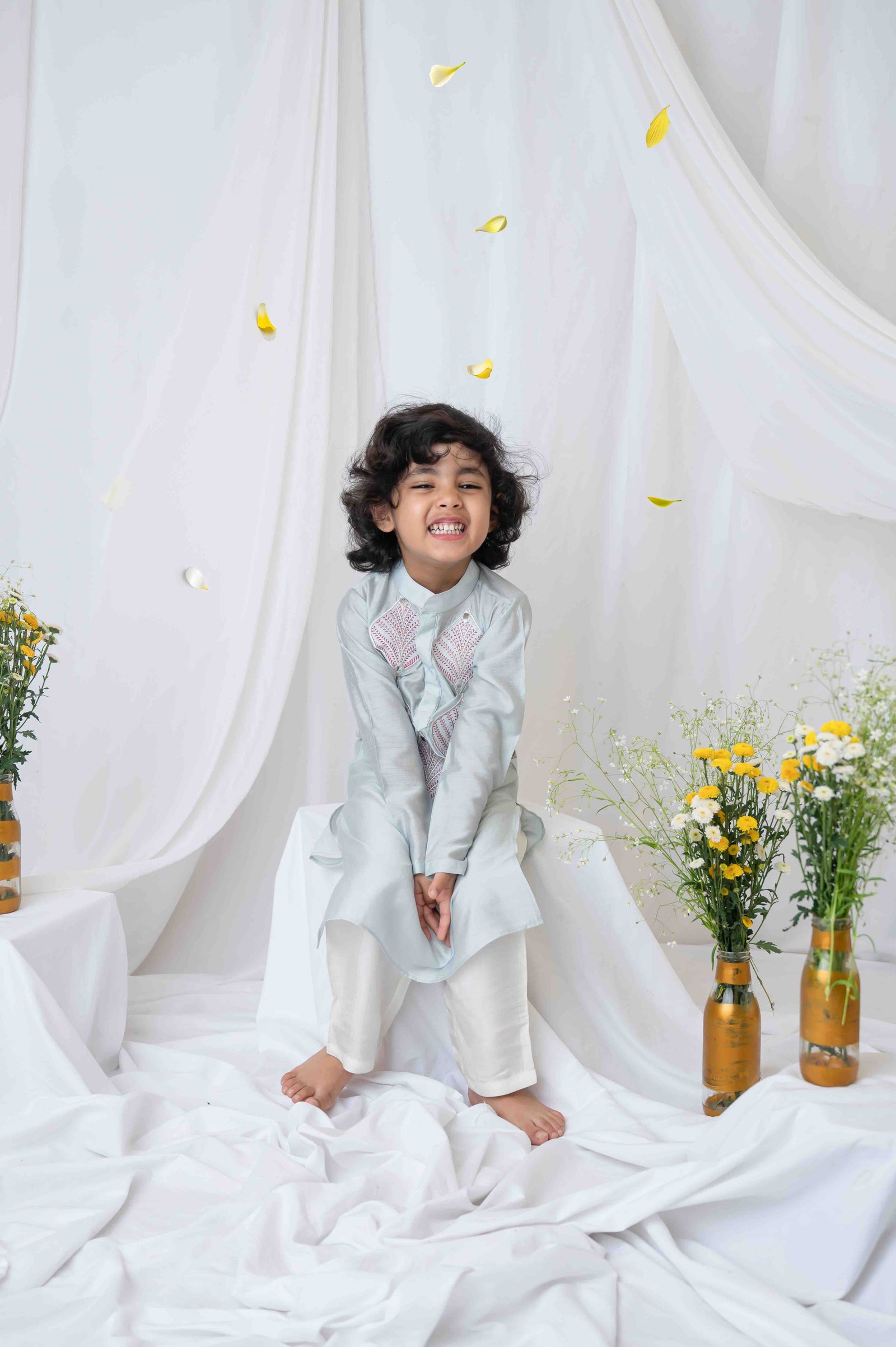 Light grey embroidered kurta set for infant boys