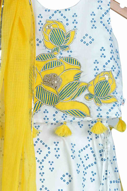 Bandhej lehnga with floral embroidery set for infant