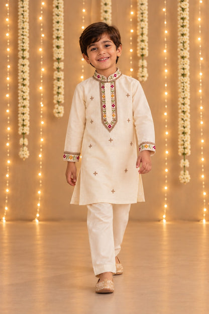 Ivory embroidered placket kurta set for boys
