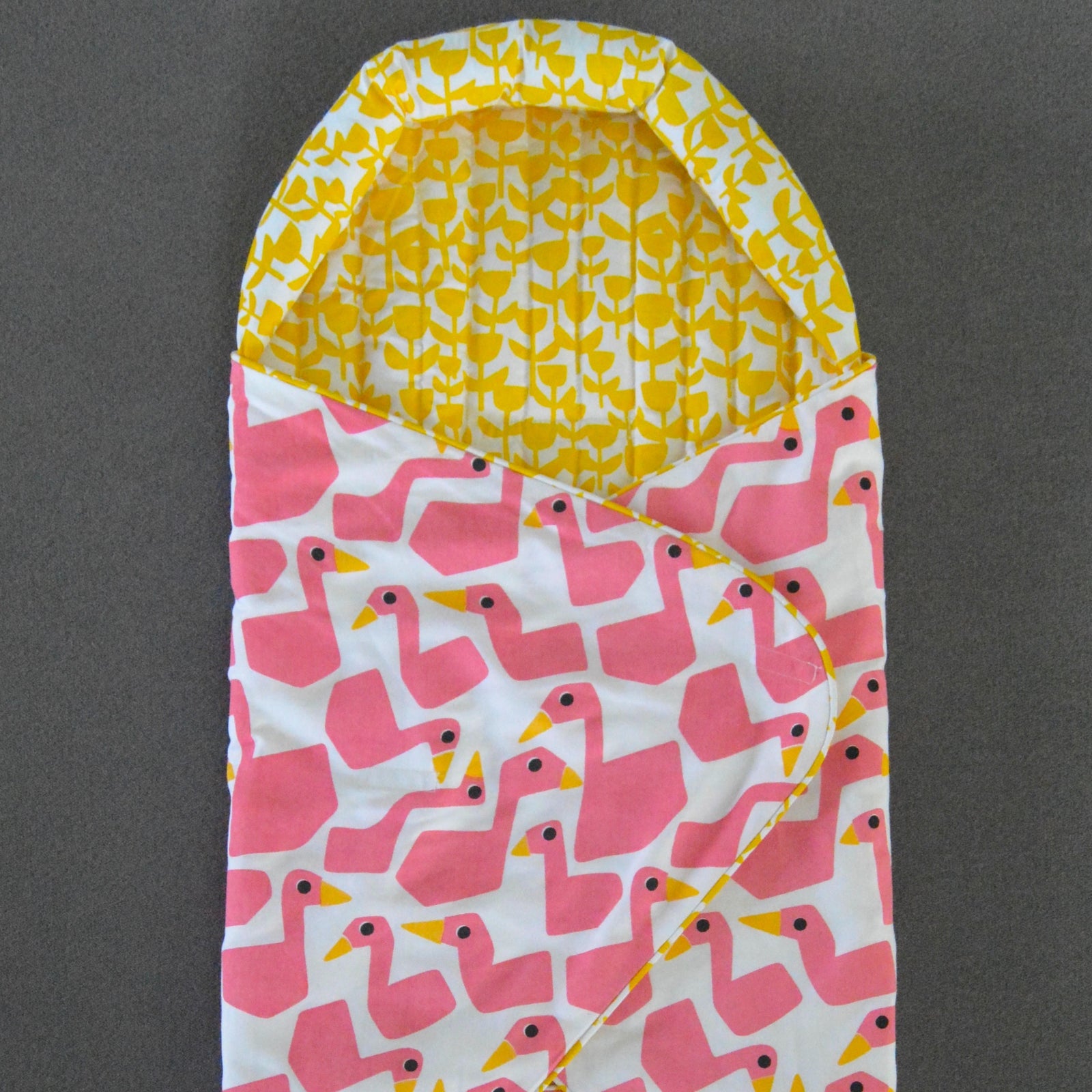 Portable baby bed for girls